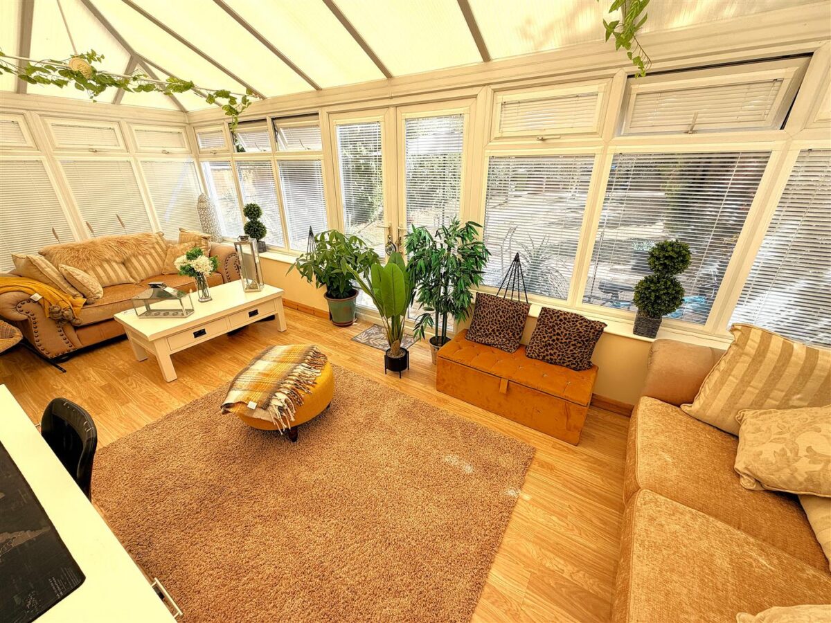 Welland Vale Road, Corby