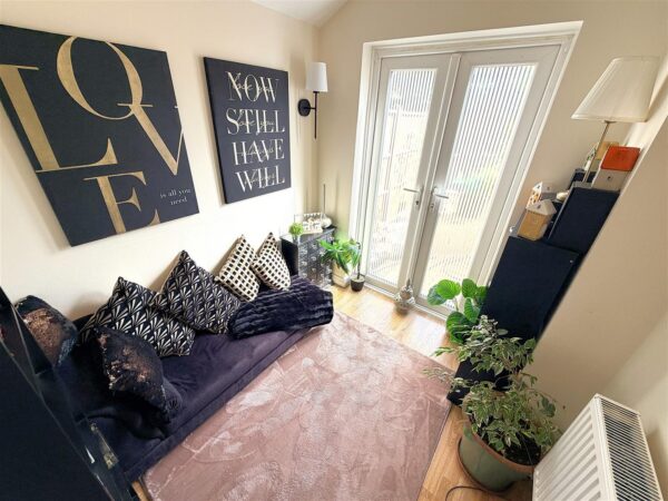 Welland Vale Road, Corby