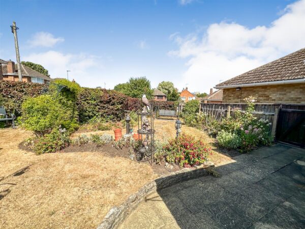 Capell Gardens, Corby