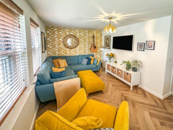 Courteenhall Drive, Corby