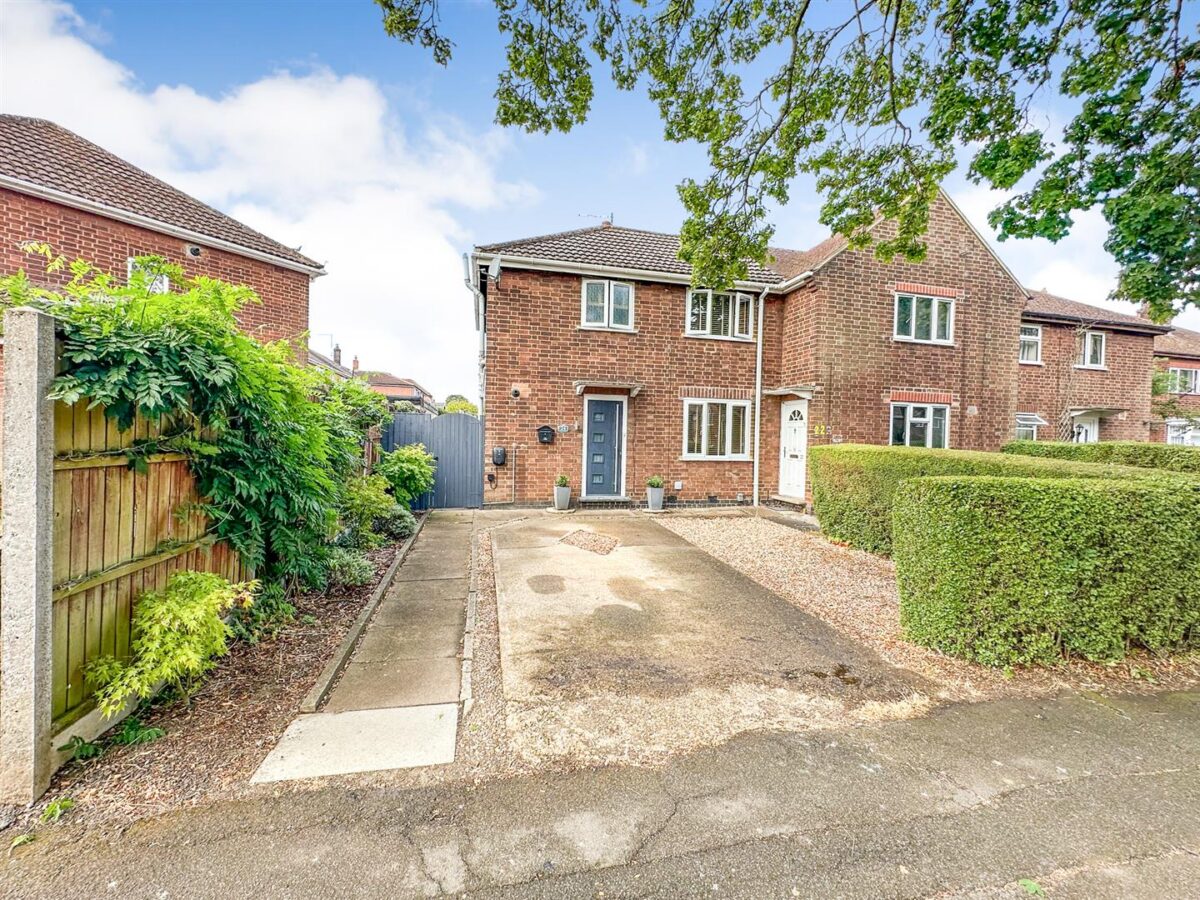 West Glebe Road, Corby