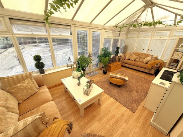 Welland Vale Road, Corby