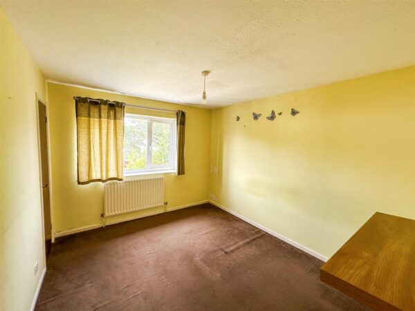 Pine Walk, Corby