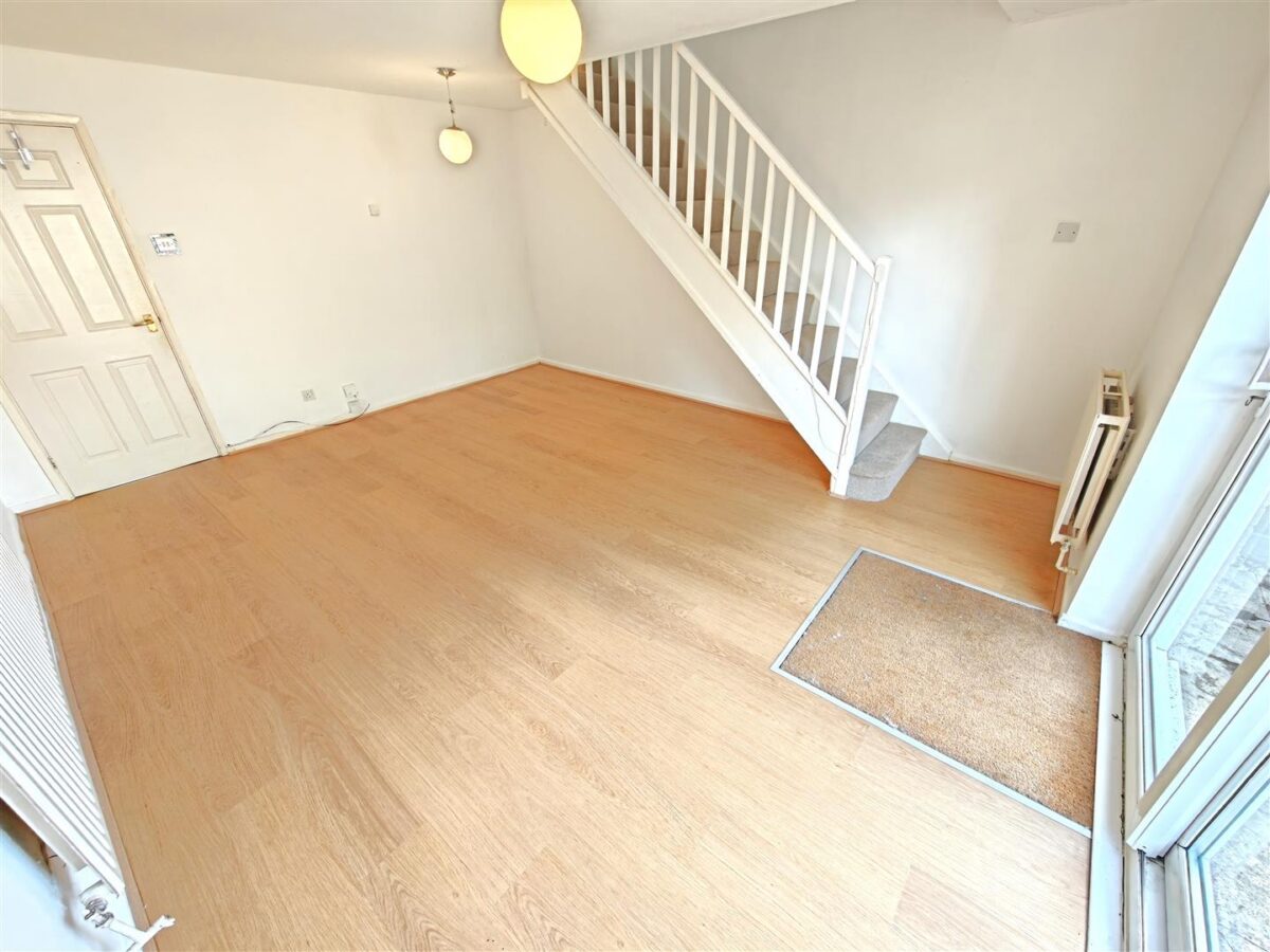 Pine Walk, Corby