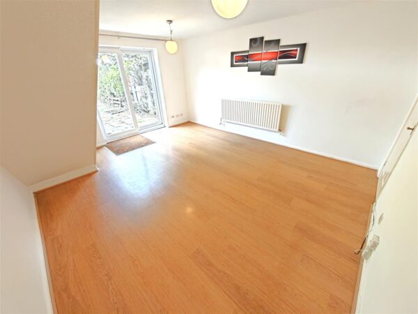Pine Walk, Corby