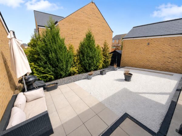 Yates, Corby