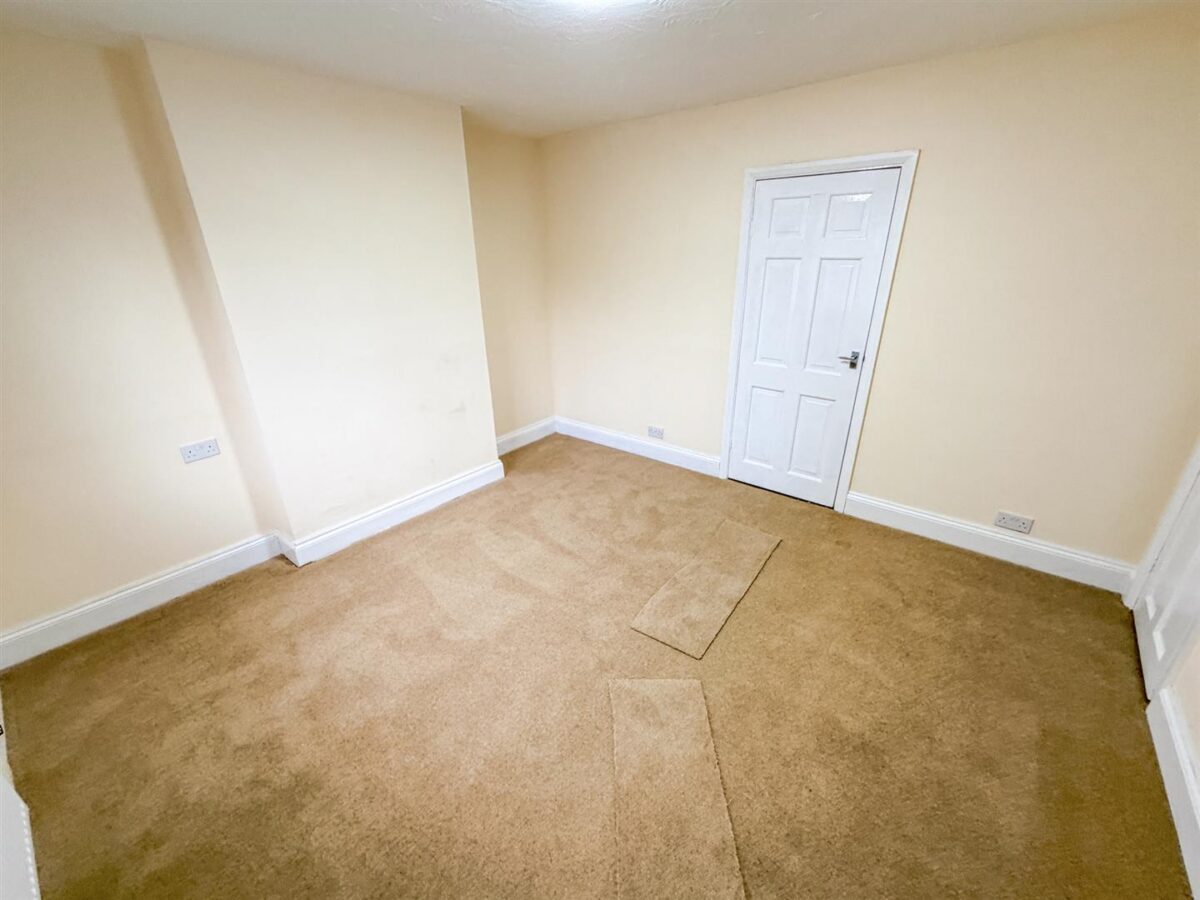 Studfall Avenue, Corby
