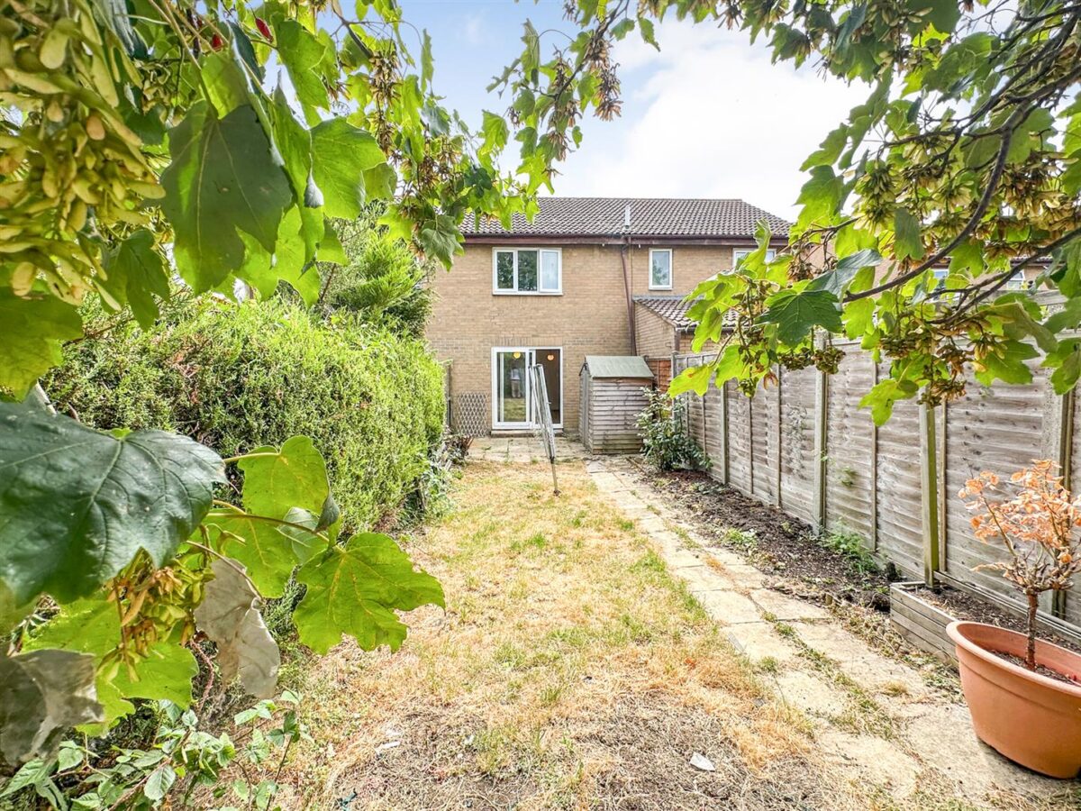 Pine Walk, Corby
