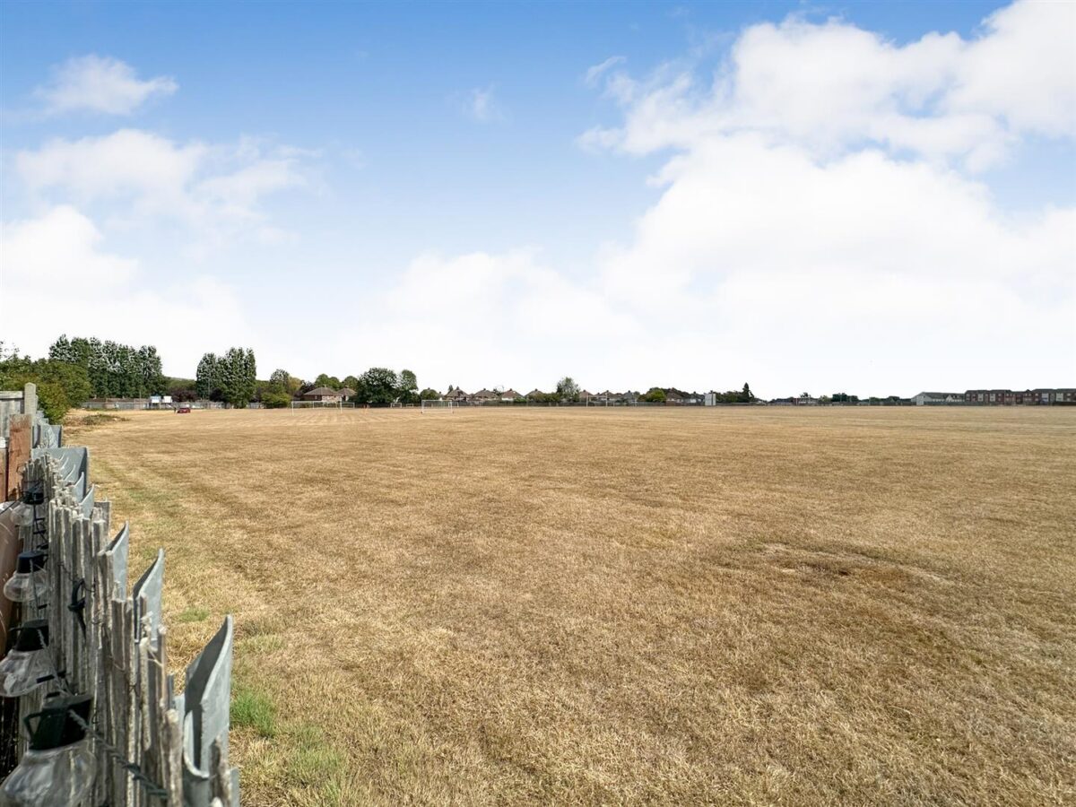 Studfall Avenue, Corby