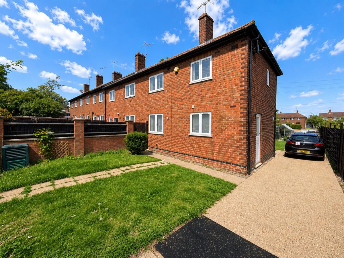 Franklin Fields, Corby