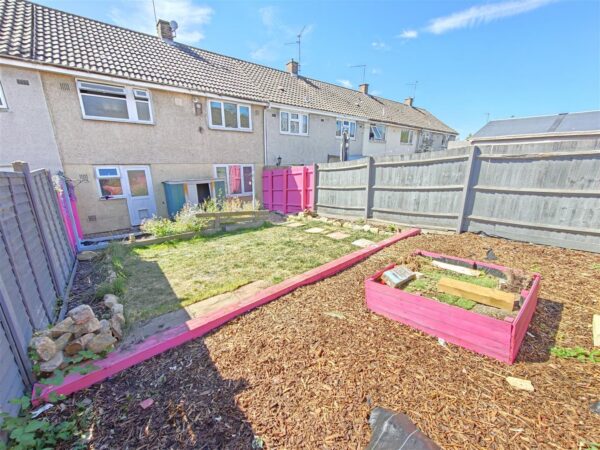Landseer Court, Corby
