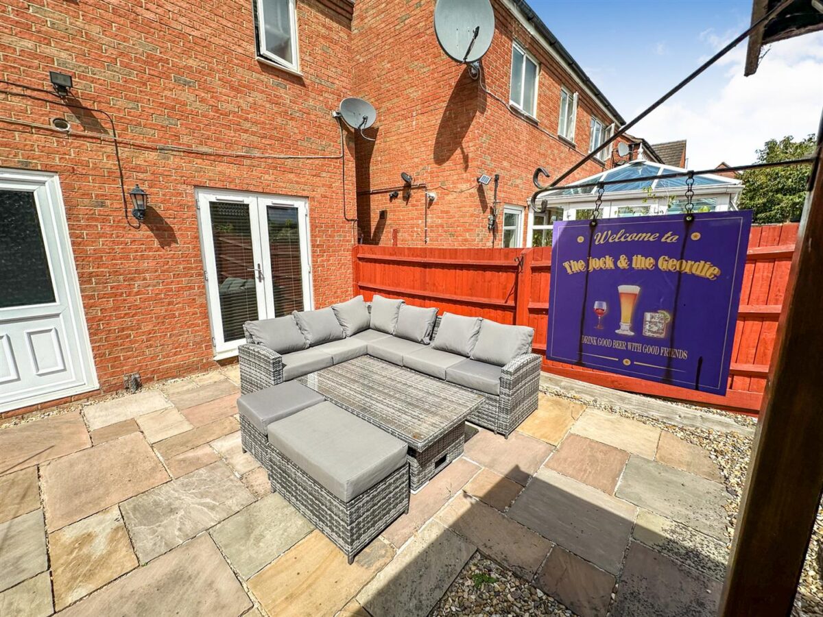 Chatsworth Road, Corby, North Northamptonshire