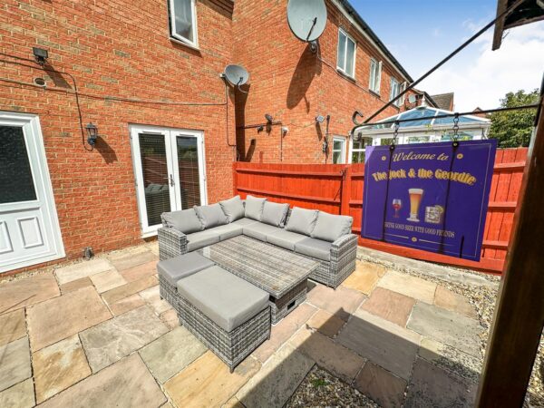 Chatsworth Road, Corby, North Northamptonshire