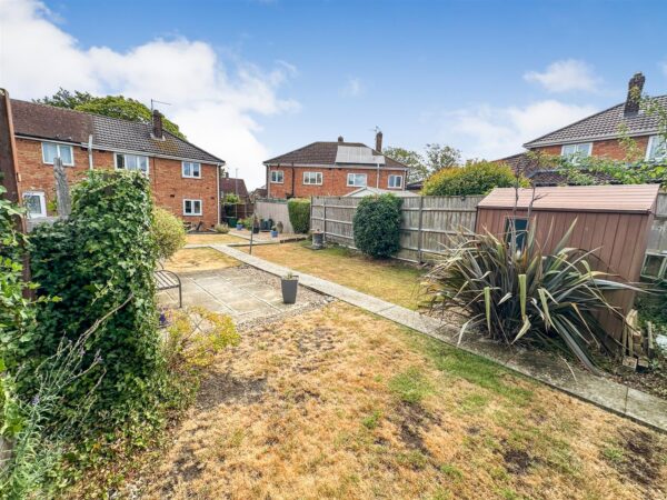 West Glebe Road, Corby