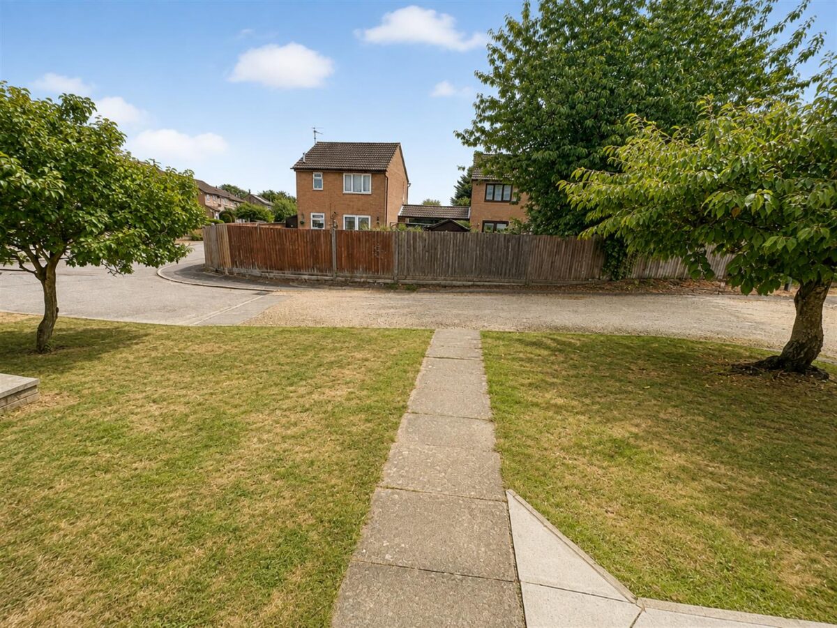 Pine Walk, Corby