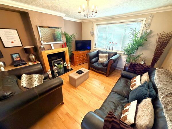 Welland Vale Road, Corby