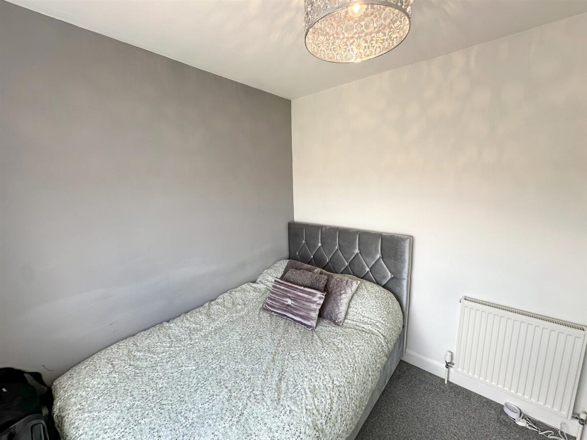 Studfall Avenue, Corby