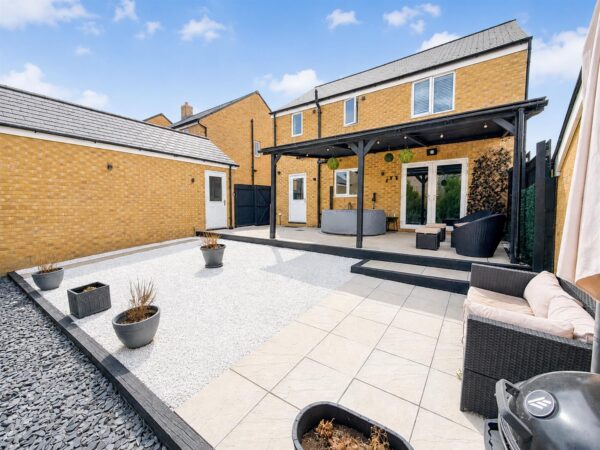 Yates, Corby