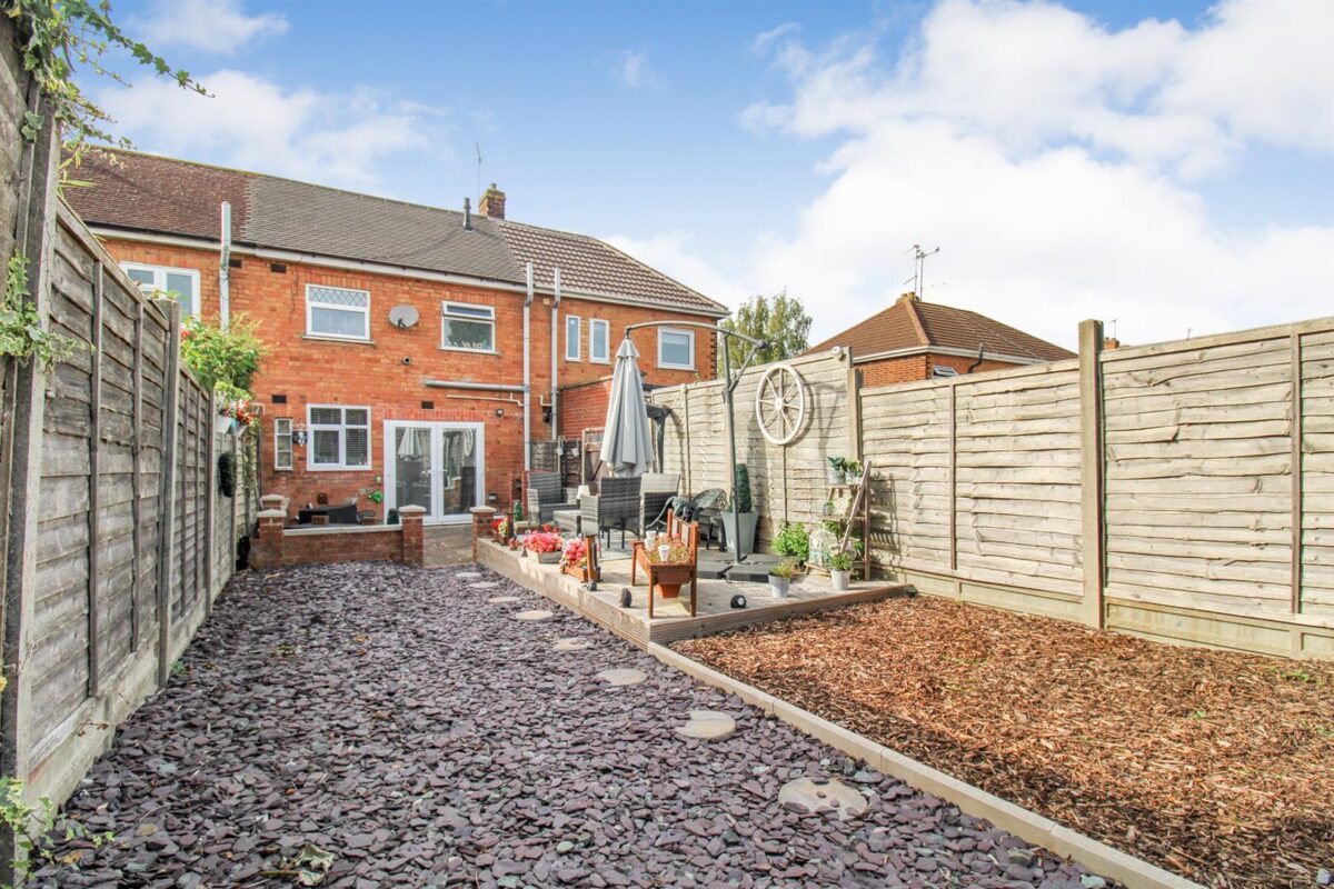 Studfall Avenue, Corby