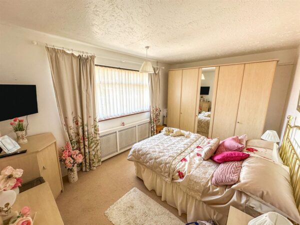 Capell Gardens, Corby