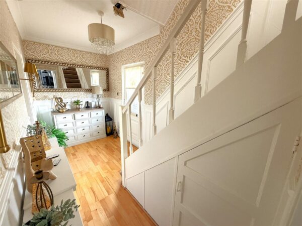 Welland Vale Road, Corby