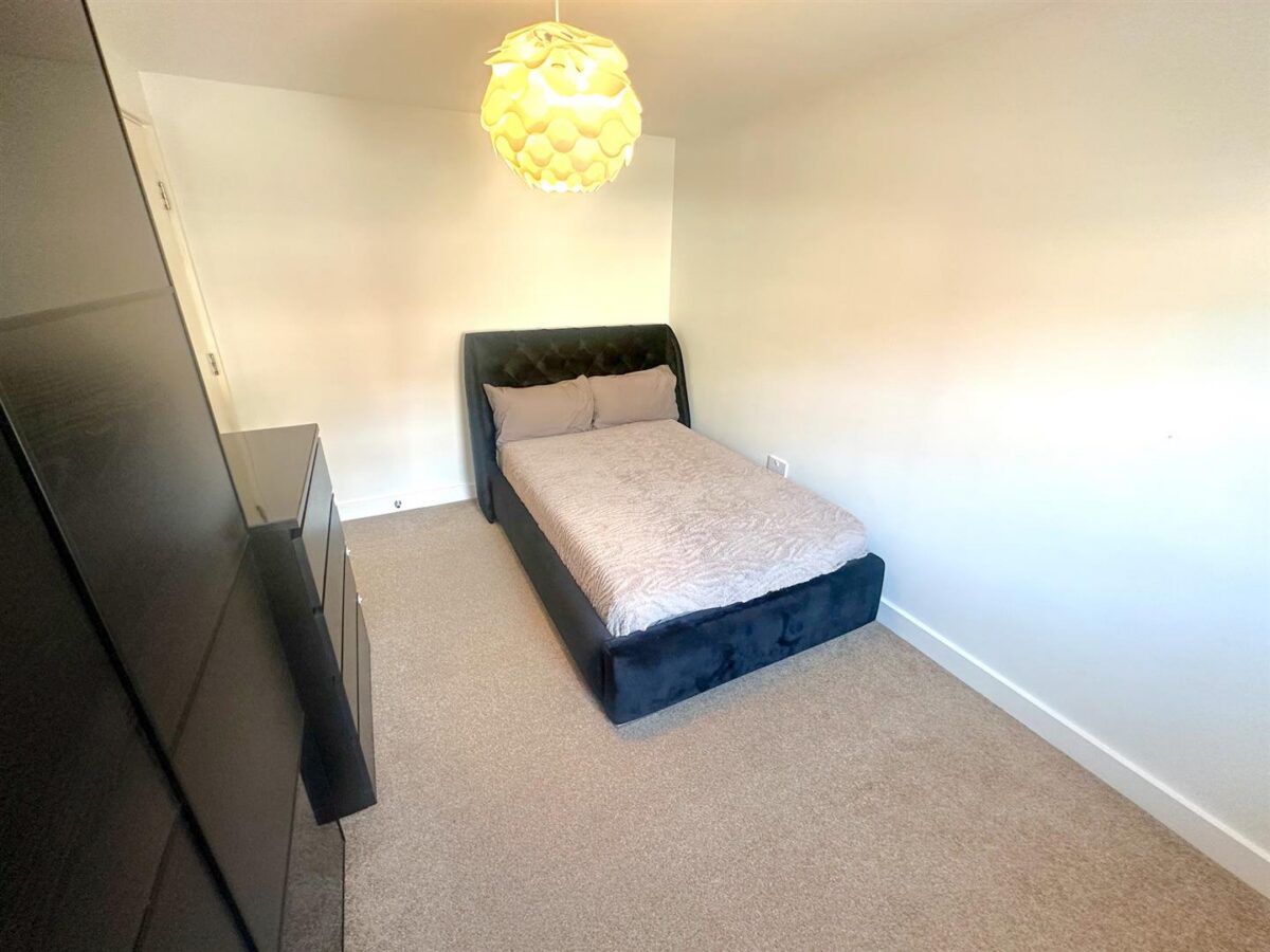 Regal Close, Corby