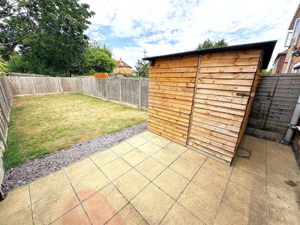 Studfall Avenue, Corby