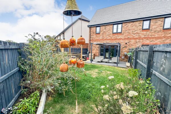 Lytham Lane, Corby