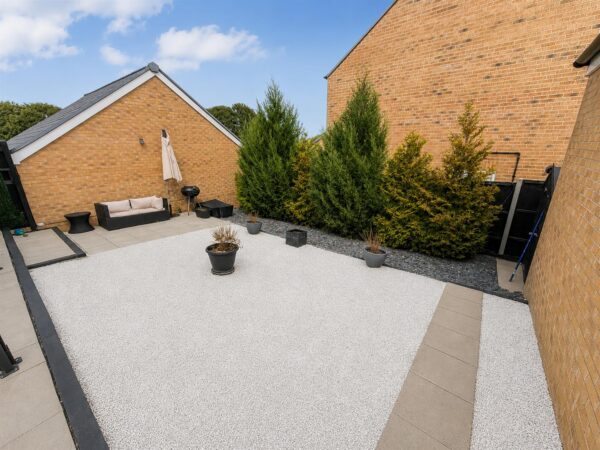 Yates, Corby