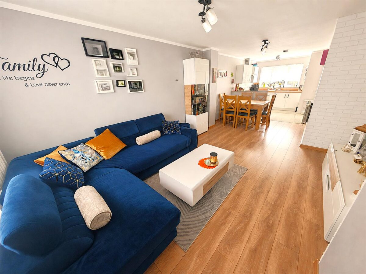 Barra Walk, Corby