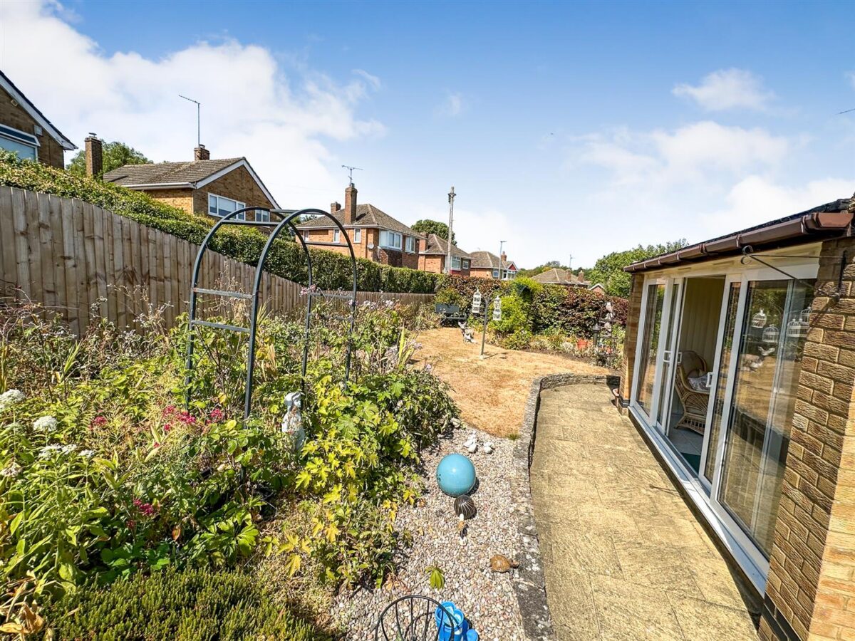 Capell Gardens, Corby