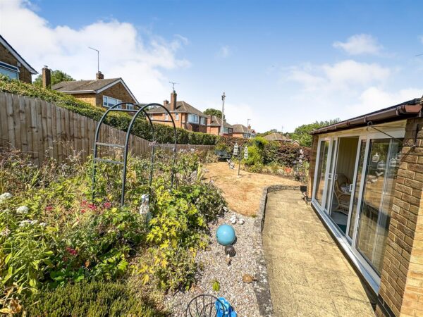 Capell Gardens, Corby