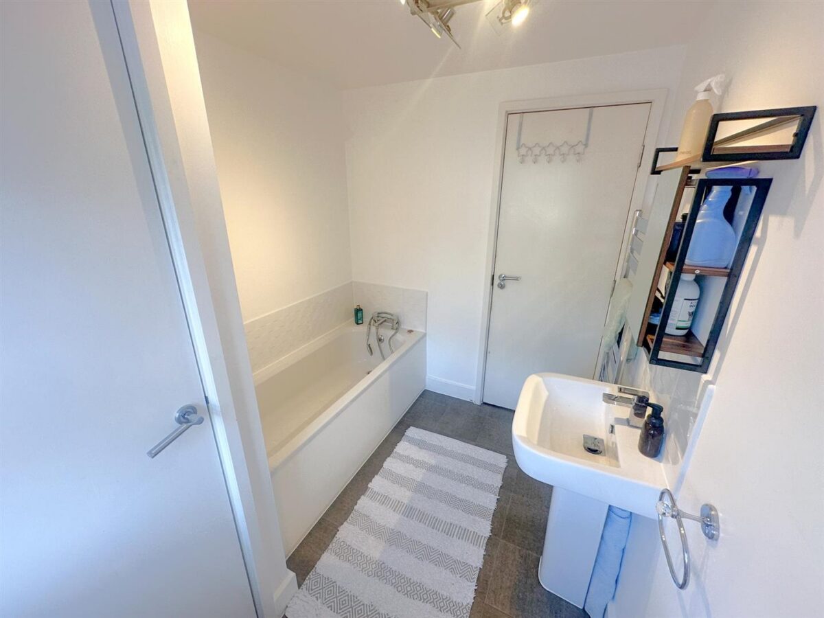 Regal Close, Corby