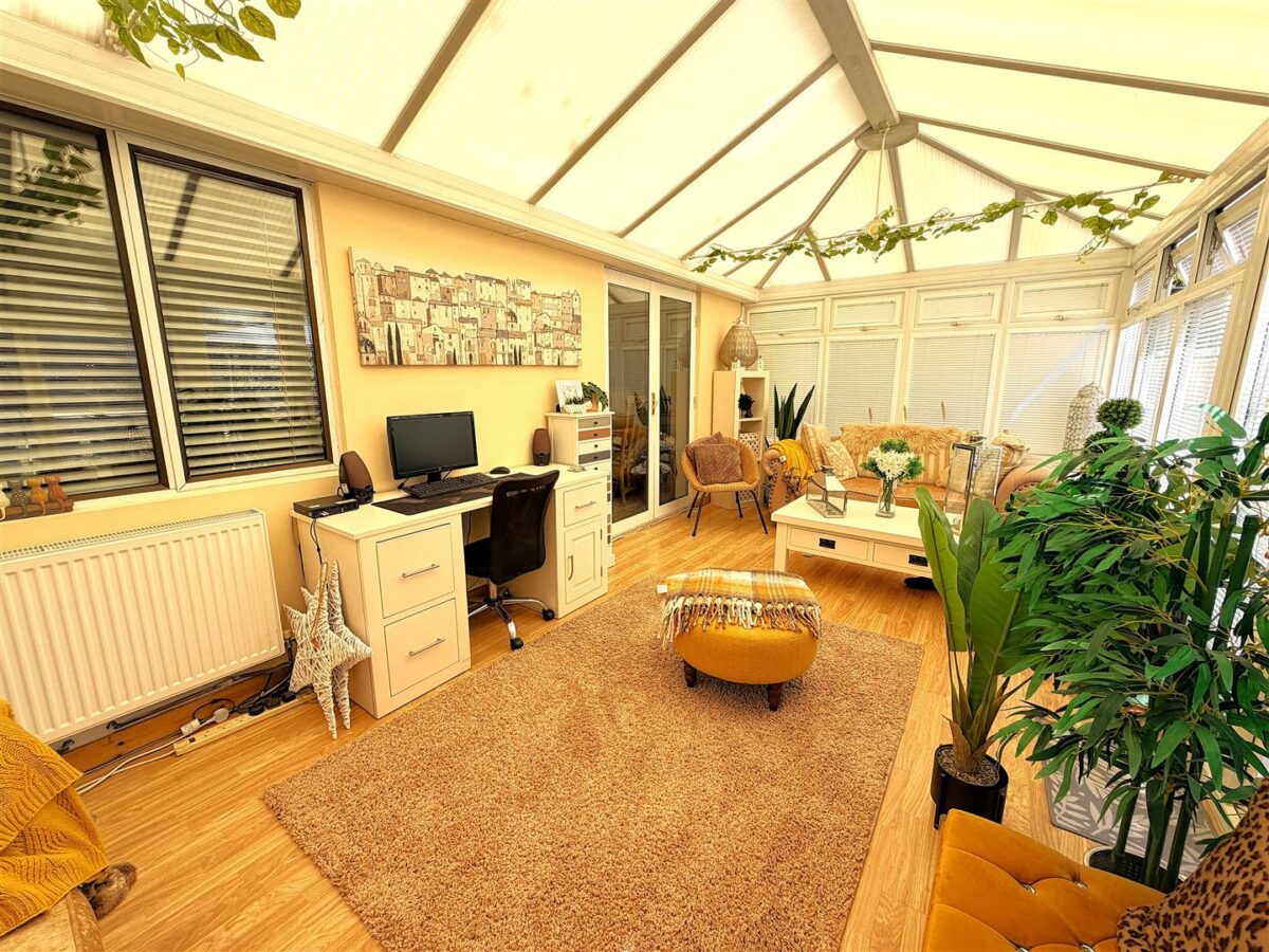 Welland Vale Road, Corby