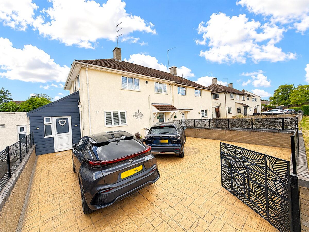 Welland Vale Road, Corby