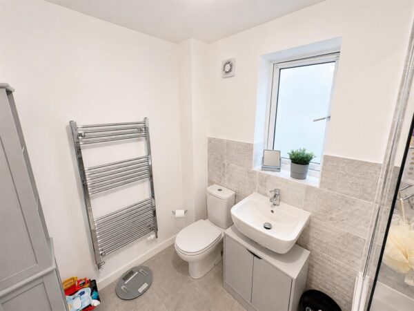 Kennard Close, Weldon, Corby