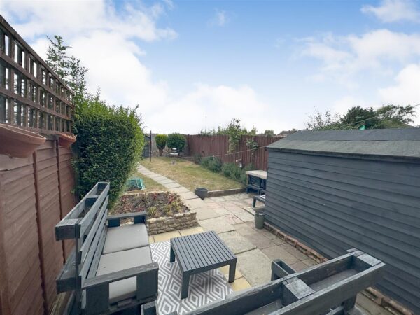 Studfall Avenue, Corby