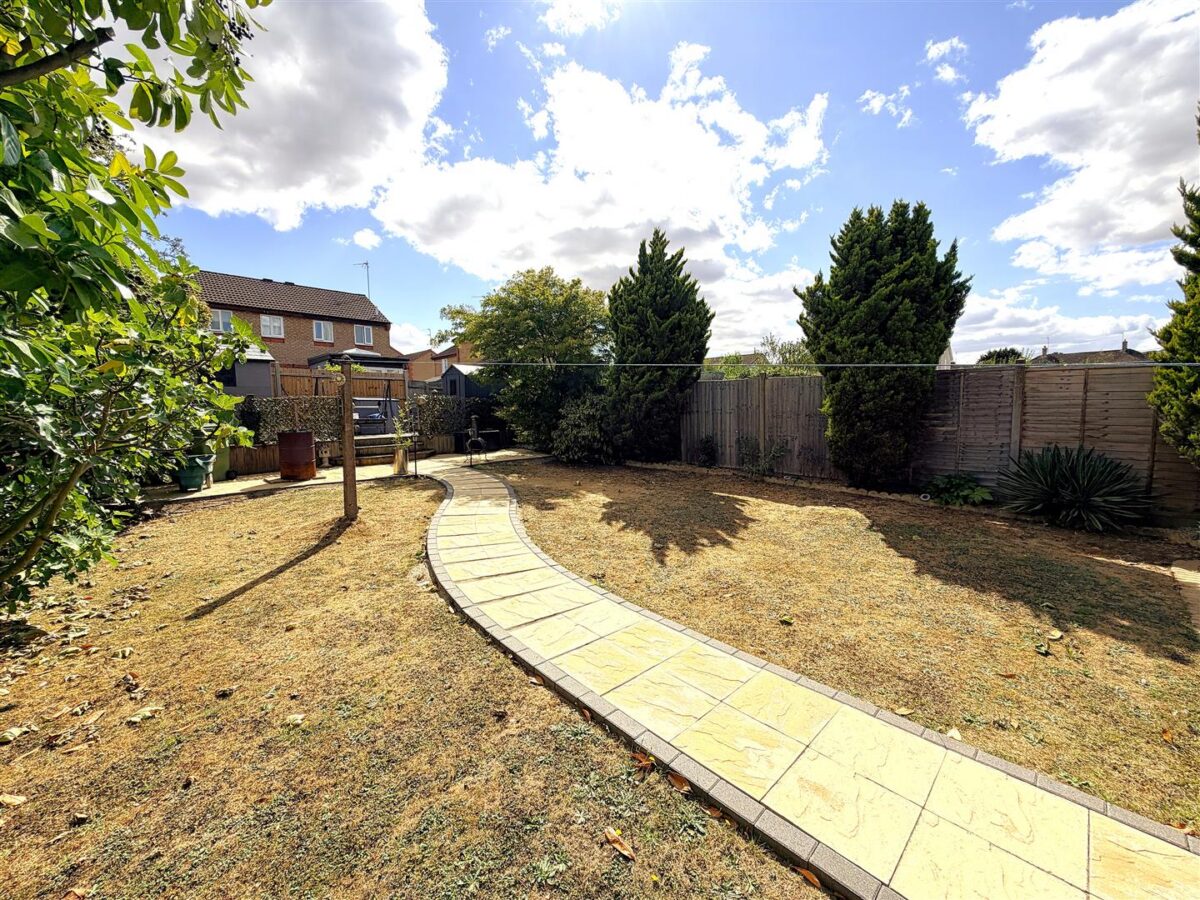 Welland Vale Road, Corby