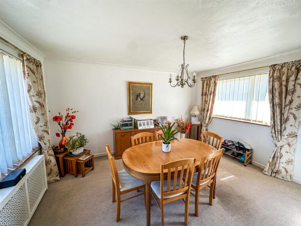 Capell Gardens, Corby
