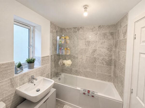 Kennard Close, Weldon, Corby