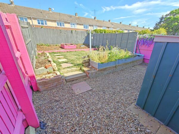 Landseer Court, Corby