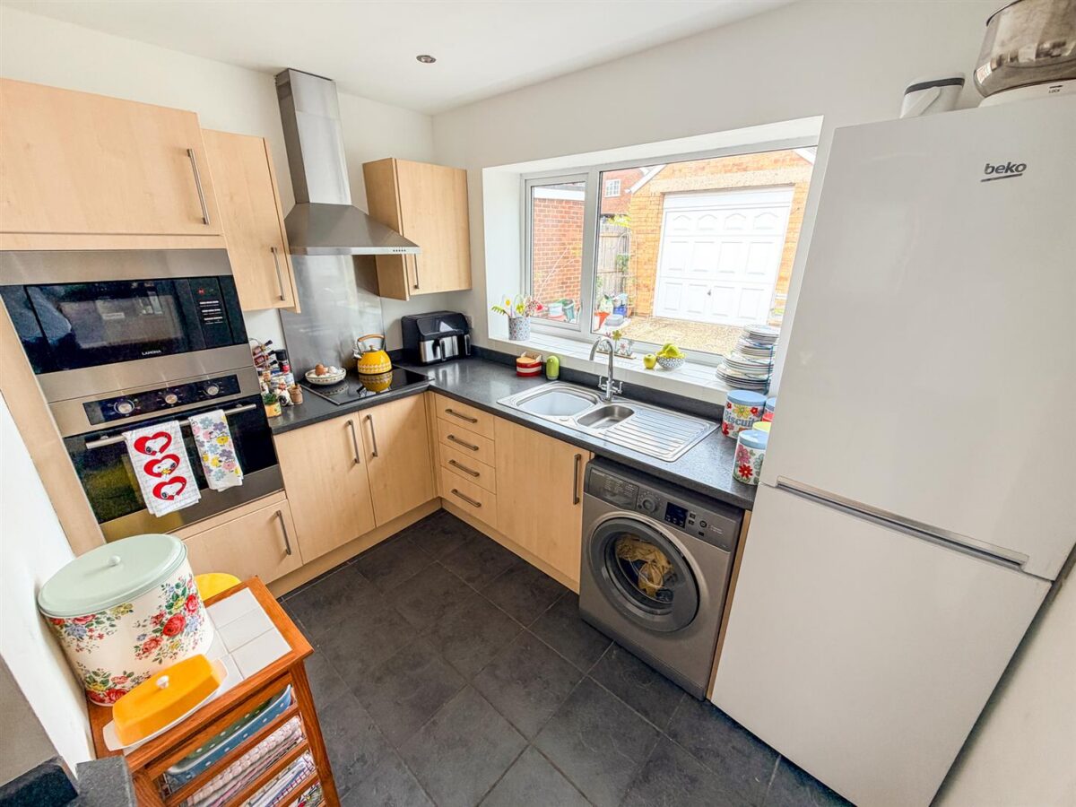 Howard Avenue, Corby