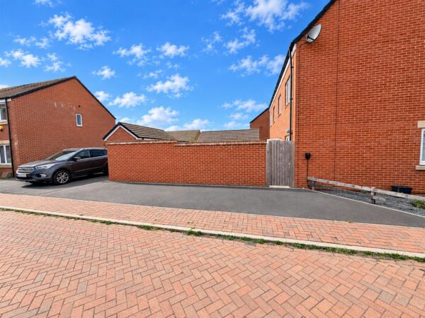 Bowman Road, Weldon, Corby