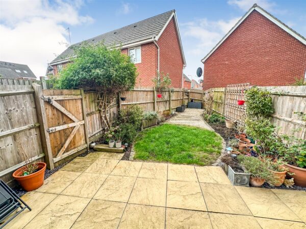 Stirling Close, Corby