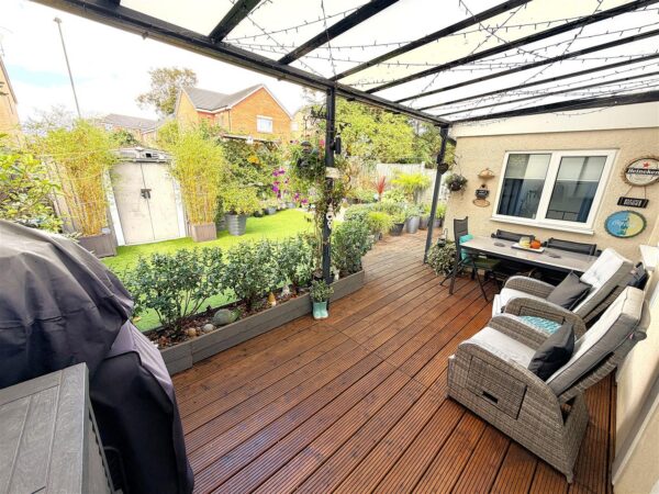 Willow Brook Road, Corby