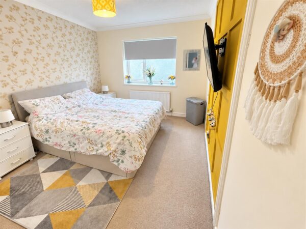 Willow Brook Road, Corby