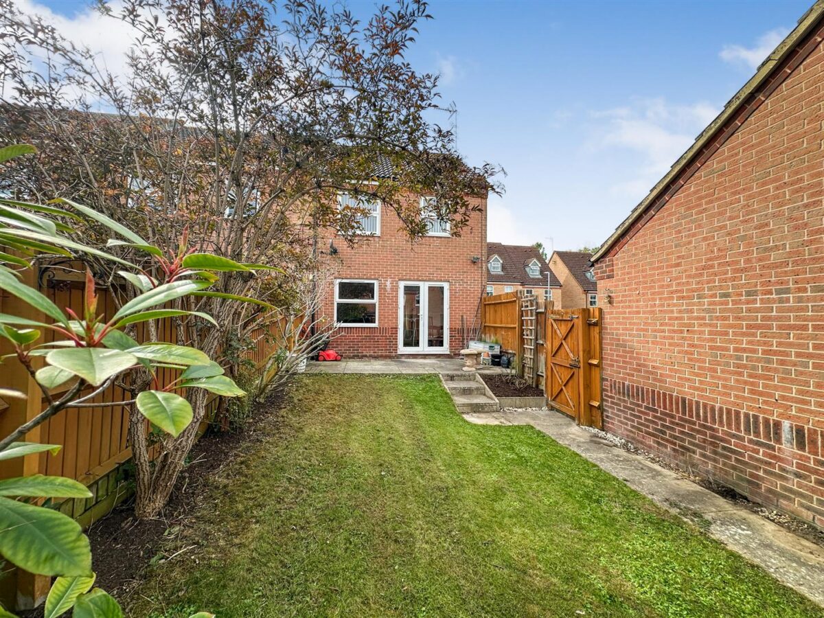 Lark Close, Corby