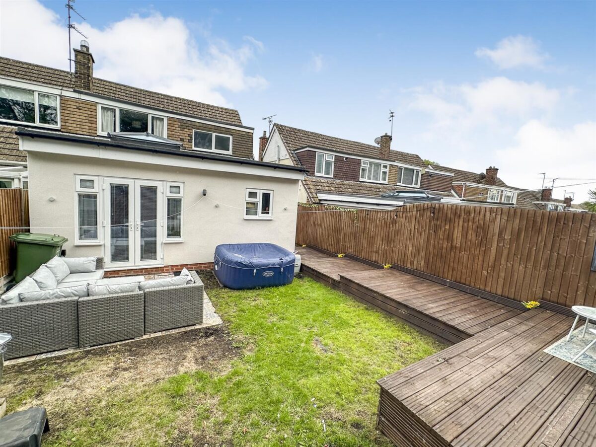 Howe Crescent, Corby