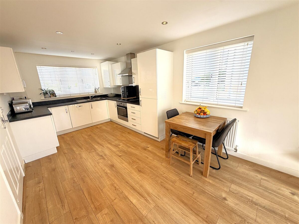Bowman Road, Weldon, Corby