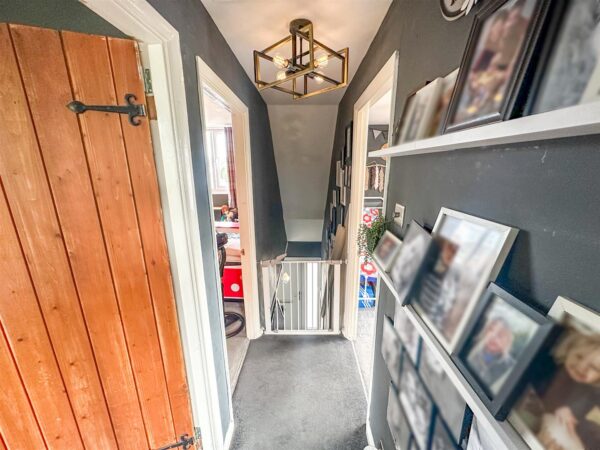 Howe Crescent, Corby